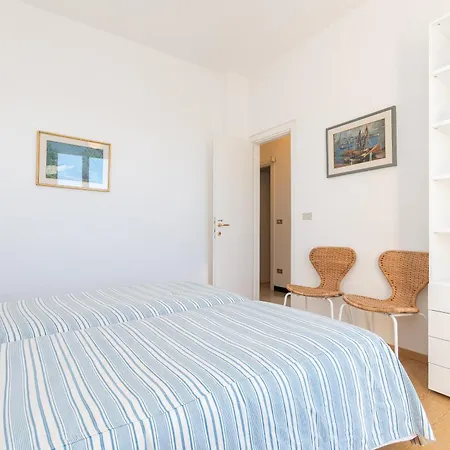 Nettuno- Bluchalet * Zoagli
